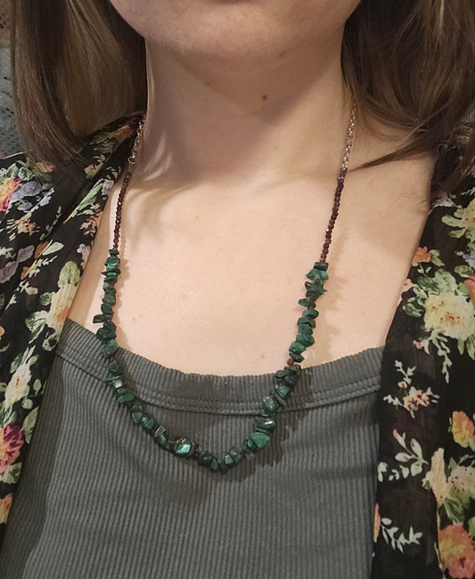 Malachite and Garnet 12" Necklace