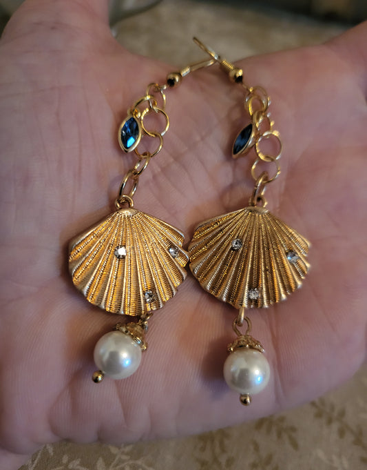 Shell Charm Earrings